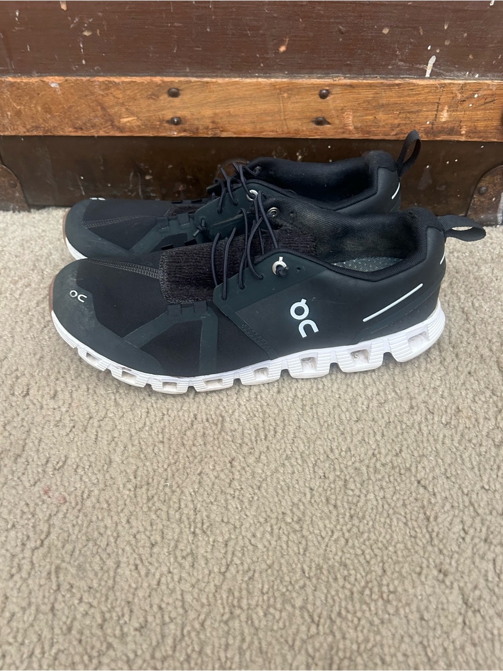 On Running Black/White womens Cloudstyle Sneakers